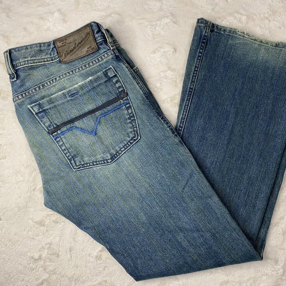 Diesel Men's Bootcut Distressed Button Fly Jeans in Size 31